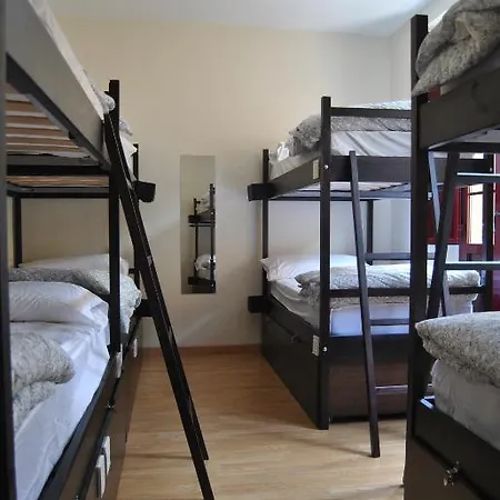 Grand Luxe Hostal *